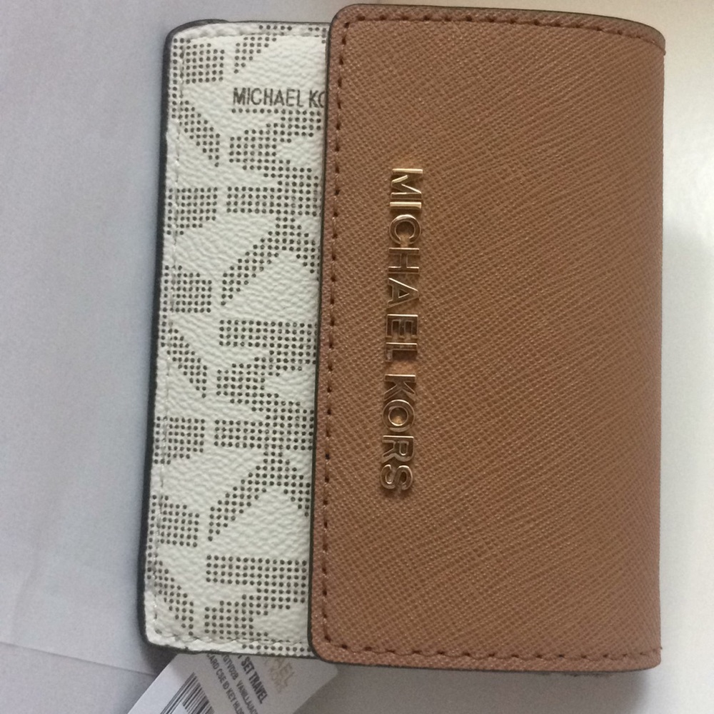 MICHAEL KORS CARD HOLDER with KEYCHAIN